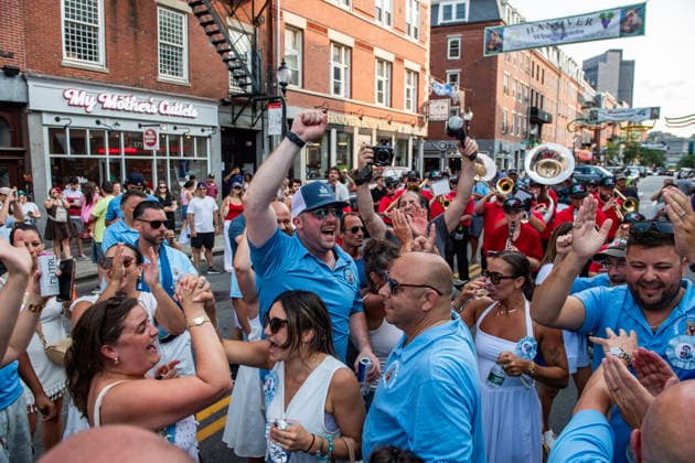 August 9, 2026, Boston, Massachusetts, USA: People dance in the street during the Feast of the Madonna Della Cava in the North End of Boston, Massachusetts on August 9, 2026. Boston USA  - ZUMAp158 20260809_aap_p158_038 Copyright: xJosephxPreziosox