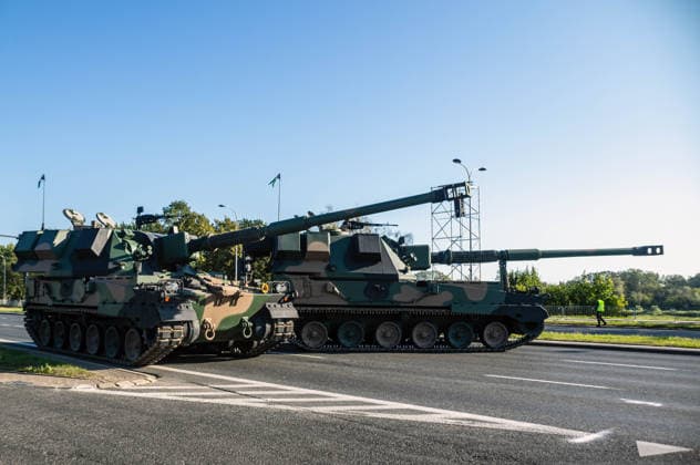 August 9, 2026, Warsaw, Mazovia, Poland: Polish-designed Howitzer Krabs are seen on the parade route. Early in the morning of 9th August, Poland s armed forces, and those of allies stationed in the country, take part in a rehearsal in preparation for a parade on National Armed Forces Day on the 15th August. Soldiers muster as the sun rises over the Vistula River and march past grandstands prepared for dignitaries. The soldiers were followed by mechanised divisions travelling in tanks and a variety of armoured vehicles. Afterwards, Secretary of State in the Ministry of Defence, Pawel Bejda addresses a post-rehearsal press conference, where he is accompanied by the Chief of the General Staff of the Polish Armed Forces, General Wieslaw Kuk  - ZUMAs197 20260809_aaa_s197_093 Copyright: xNeilxMiltonx