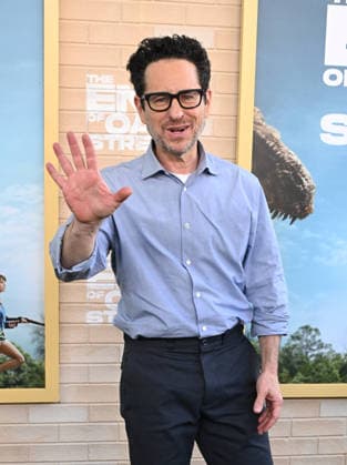 ˜The End of Oak Street™ World Premiere J.J. Abrams arriving to The End of Oak Street world premiere held at the Steven J. Ross Theater on August 8, 2026 in Burbank, CA. Burbank Steven J. Ross Theater California USA Copyright: xLISAxOConnorx xAFF-USA.comx