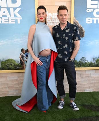 ˜The End of Oak Street™ World Premiere Anne Hathaway and Ewan McGregor arriving to The End of Oak Street world premiere held at the Steven J. Ross Theater on August 8, 2026 in Burbank, CA. Burbank Steven J. Ross Theater California USA Copyright: xLISAxOConnorx xAFF-USA.comx