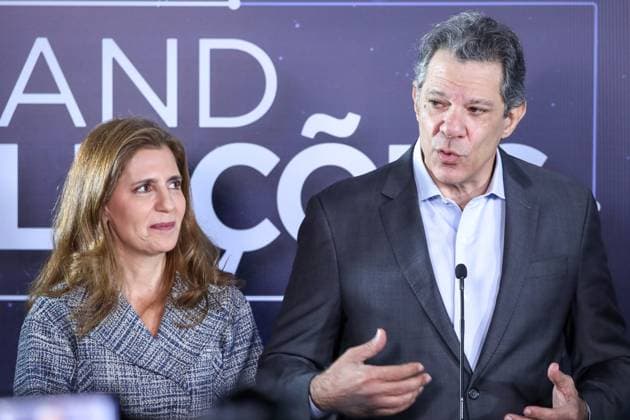 Fernando Haddad and Tarcisio de Freitas face off in the first Band debate. Sao Paulo, SP. 09.08.2026 - Debate-SP - PT candidate for governor of Sao Paulo, Fernando Haddad, talks with journalists before the first election debate promoted by TV Bandeirantes, at the station s studio, in the Morumbi neighborhood, south of Sao Paulo, on the evening of Sunday, August 9, 2026.(Foto: Marina Uezima Brazil Photo Press Brazil Photo Press) INTERNATIONAL Sao Paulo Sao Paulo Brasil Copyright: xMarinaxUezimax