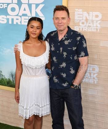 World Premiere of Warner Bros. The End Of Oak Street in Los Angeles World Premiere of Warner Bros. The End Of Oak Street at Warner Bros Studios in Burbank, California on 8 9 26. 09 Aug 2026 Pictured: Jordana Alexa David, Ewan McGregor.  Copyright: xThexMegaxAgencyxRiverx xMEGAx
