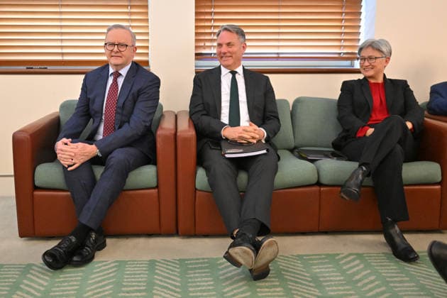 ANTHONY ALBANESE CAUCUS MEETING, Prime Minister Anthony Albanese, Deputy Prime Minister Richard Marles and Minister for Foreign Affairs Penny Wong after addressing a Caucus meeting at Parliament House in Canberra, Monday, August 10, 2026. ( NO ARCHIVING CANBERRA AUSTRALIAN CAPITAL TERRITORY AUSTRALIA  Copyright: xMICKxTSIKASx 20260810157410723870