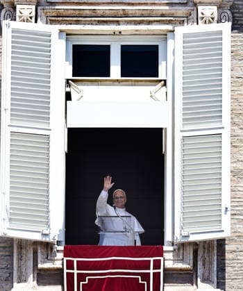 August 9, 2026. Vatican City - POPE LEO XIV delivers Angels prayer from the window of the apostolic building in St. Peter s Square at the Vatican. EvandroInetti_via ZUMA Wire Vatican City State - ZUMAi15_ 20260809_zaf_i15_012 Copyright: xEvandroxInettix