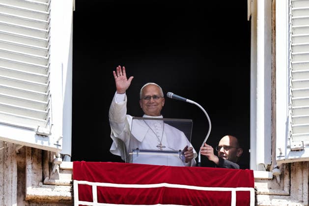 August 9, 2026. Vatican City - POPE LEO XIV delivers Angels prayer from the window of the apostolic building in St. Peter s Square at the Vatican. EvandroInetti_via ZUMA Wire Vatican City State - ZUMAi15_ 20260809_zaf_i15_017 Copyright: xEvandroxInettix