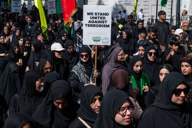 August 9, 2026, London, England, United Kingdom: Shia Muslims take part in the annual Arbaeen procession in Marble Arch in London, Britain, on August 9, 2026. Arbaeen marks the 40th day after the martyrdom of Imam Hussein, the grandson of the Prophet Muhammad. London United Kingdom - ZUMAk172 20260809_zip_k172_029 Copyright: xThomasxKrychx