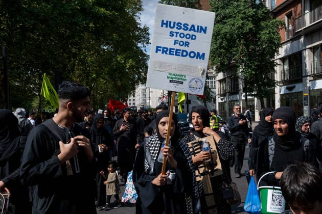 August 9, 2026, London, England, United Kingdom: Shia Muslims take part in the annual Arbaeen procession in Marble Arch in London, Britain, on August 9, 2026. Arbaeen marks the 40th day after the martyrdom of Imam Hussein, the grandson of the Prophet Muhammad. London United Kingdom - ZUMAk172 20260809_zip_k172_045 Copyright: xThomasxKrychx