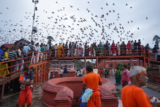 August 10, 2026, Kathmandu, Bagmati, Nepal: Today is the last Monday of the month of Shrawan, and Pashupatinath is thronged with devotees..Women who have been observing fasts and worshipping Lord Shiva every Monday throughout the month of Shrawan are formally concluding their fasts today...As a large turnout was expected on this final Monday, those observing the fast began queuing up early in the morning. Kathmandu Nepal - ZUMAa308 20260810_znp_a308_003 Copyright: xChandraxBahadurxAlex