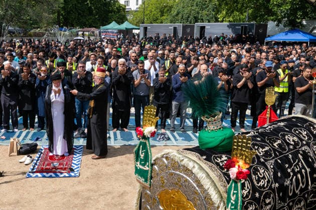 August 9, 2026, London, England, United Kingdom: Shia Muslims take part in the annual Arbaeen procession in Marble Arch in London, Britain, on August 9, 2026. Arbaeen marks the 40th day after the martyrdom of Imam Hussein, the grandson of the Prophet Muhammad. London United Kingdom  - ZUMAk172 20260809_zip_k172_009 Copyright: xThomasxKrychx