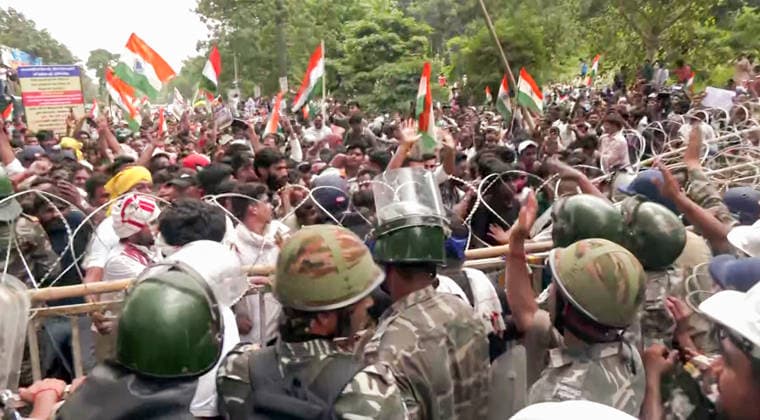 RECORD DATE NOT STATED Student protesters reach a police barricade on the route of their Vidhan Sabha Gherao march Ranchi, Aug 10 (ANI): Heavy security deployed at the site after student protesters reached a police barricade on the route of their Vidhan Sabha Gherao march, in Ranchi on Monday. The march has been called as part of their protest against JPSC-JSSC alleged irregularities. (ANI Video Grab) Ranchi Jharkhand India Copyright: xANIx ANI_20260810079