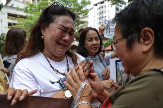 August 10, 2026, Bangkok, Thailand: Thai elephant lovers cry during a protest calling for two elephants to be returned from Sri Lanka. Thai elephant lovers gather outside the Sri Lankan Embassy in Bangkok, calling on Sri Lanka to return the two Thai goodwill ambassador elephants, Plai Pratu Pha and Plai Plai Srinarong, to Thailand, after reports that the elephants have been overworked, in Bangkok, Thailand, August 10, 2026. Bangkok Thailand  - ZUMAs197 20260810_aaa_s197_013 Copyright: xNattaphonxPhanphongsanonx