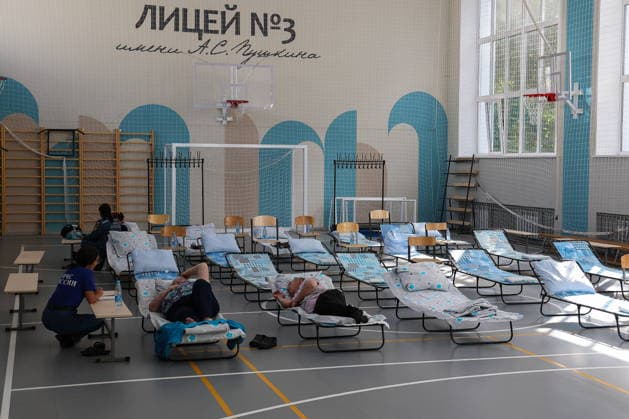 RUSSIA, REPUBLIC OF TATARSTAN - AUGUST 10, 2026: People are seen in a temporary accommodation facility at Pushkin Lyceum No 3 after a Ukrainian drone attack on Nizhnekamsk, which left 13 dead and 48 injured Russia  - ZUMAt113 20260810_zaa_t113_130 Copyright: xYegorxAleyevx