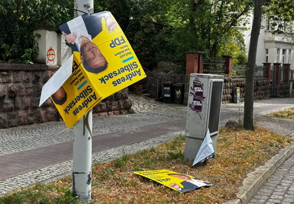 07.08.2026 Halle Saale Halle (Saale) Halle Saale Sachsen-Anhalt Ansicht Stadtansicht Sachsen Anhalt Ansicht Landtagswahl Sachsen-Anhalt Wahlplakate Vandalismus Zerstörung Trothaer Straße FDP ï¿½ *** August 7, 2026 Halle, Saale Halle, Saale Halle, Saale Saxony-Anhalt View Cityscape Saxony-Anhalt View State Legislative Election Saxony-Anhalt Election Posters Vandalism Destruction Trothaer Straße FDP ï¿½