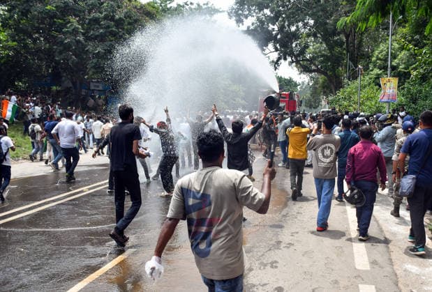 Students march towards Jharkhand Vidhan Sabha against alleged JPSC and JSS CGL paper leak Ranchi, Aug 10 (ANI): Police use water cannons at protesters during students march towards Jharkhand Assembly to protest against the government over alleged JPSC and JSSC-CGL examination paper leak, in Ranchi on Monday. Ranchi Jharkhand India Copyright: xANIx ANI_20260810476