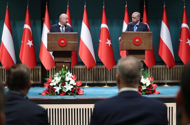 Recep Tayyip Erdogan - Christian Stocker hold joint press conference in Ankara ANKARA, TURKIYE - AUGUST 10: (----EDITORIAL USE ONLY - MANDATORY CREDIT - TURKISH PRESIDENCY MURAT KULA HANDOUT - NO MARKETING NO ADVERTISING CAMPAIGNS - DISTRIBUTED AS A SERVICE TO CLIENTS----) Turkish President Recep Tayyip Erdogan (R) and Austrian Chancellor Christian Stocker (L) hold a joint press conference following their meeting at the Presidential Complex in Ankara, Turkiye, on August 10, 2026. Turkish Presidency Murat Kula Handout Anadolu Ankara Turkey. Editorial use only. Please get in touch for any other usage.  Copyright: x2026xAnadoluxTurkishxPresidencyx xMuratxKulax xHandoutx
