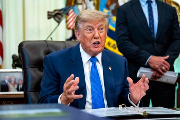 President Donald Trump Signs Executive Order on Childhood Vaccines President Donald Trump speaks during an executive order sighing that reevaluates childhood vaccines in the Oval Office of the White House in Washington, DC on August 10, 2026. While the executive order still recommends childhood vaccines for 11 diseases, including measles and polio, it calls for limiting vaccines for other diseases, like hepatitis A and B and meningococcal disease, to high-risk populations. Photo by Bonnie Cash Pool ABACAPRESS.COM WASHINGTON DC United States  Copyright: xPool ABACAx