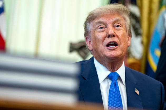 President Donald Trump Signs Executive Order on Childhood Vaccines President Donald Trump speaks during an executive order sighing that reevaluates childhood vaccines in the Oval Office of the White House in Washington, DC on August 10, 2026. While the executive order still recommends childhood vaccines for 11 diseases, including measles and polio, it calls for limiting vaccines for other diseases, like hepatitis A and B and meningococcal disease, to high-risk populations. Photo by Bonnie Cash Pool ABACAPRESS.COM WASHINGTON DC United States  Copyright: xPool ABACAx