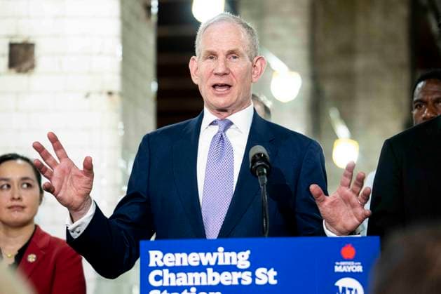 August 10, 2026, New York City, New York, United States: JANNO LIEBER, CEO of the Metropolitan Transportation Authority, speaking at a press conference about cooling subway platforms at the Chambers Street Subway Station in New York City. New York City United States  - ZUMAb161 20260810_aap_b161_011 Copyright: xMichaelxBrochsteinx