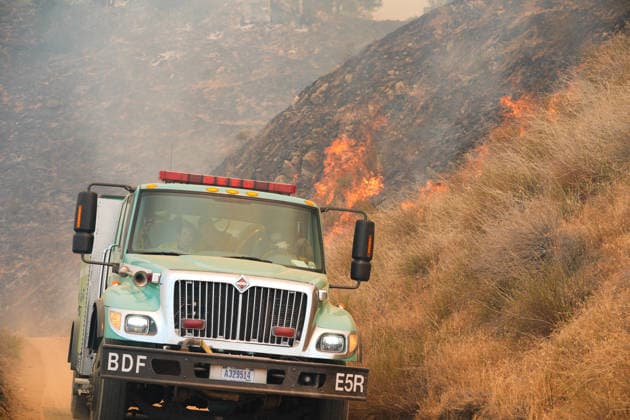 News Bilder des Tages #2 California s Timber Fire of wildfire in Big Sur grows BIG SUR, CALIFORNIA - AUG 10: A forest fire truck passes as Timber Fire of wildfire continues in Big Sur of California, United States on August 10, 2026. Tayfun Coskun Anadolu California United States. Editorial use only. Please get in touch for any other usage.  Copyright: x2026xAnadoluxTayfunxCoskunx