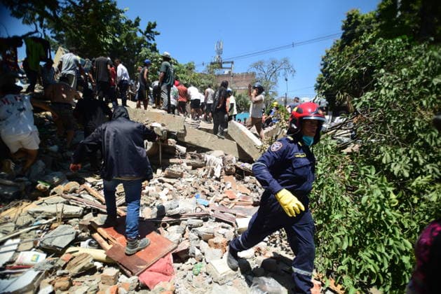 At least 111 killed after magnitude 7.4 earthquake strikes Colombia CALI, COLOMBIA - AUGUST 10: Emergency crews carry out search, rescue and evacuation operations across Cali after a magnitude 7.4 earthquake struck western Colombia, on August 10, 2026 in Cali, Colombia. Preliminary reports indicate that several structures collapsed, buildings and roads were damaged, and some public services were temporarily disrupted. Hospitals activated emergency plans to treat the injured, while technical teams began assessing damaged buildings as authorities warned residents to avoid unsafe structures and remain alert for aftershocks. Edwin Rodriguez Pipicano Anadolu Cali Colombia. Editorial use only. Please get in touch for any other usage.  Copyright: x2026xAnadoluxEdwinxRodriguezxPipicanox