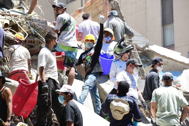 111 killed, 87 injured as magnitude 7.4 earthquake strikes Colombia CALI, COLOMBIA - AUGUST 10: Emergency crews carry out search, rescue and evacuation operations across Cali after a magnitude 7.4 earthquake struck western Colombia, on August 10, 2026 in Cali, Colombia. Preliminary reports indicate that several structures collapsed, buildings and roads were damaged, and some public services were temporarily disrupted. Hospitals activated emergency plans to treat the injured, while technical teams began assessing damaged buildings as authorities warned residents to avoid unsafe structures and remain alert for aftershocks. Edwin Rodriguez Pipicano Anadolu Cali Colombia. Editorial use only. Please get in touch for any other usage.  Copyright: x2026xAnadoluxEdwinxRodriguezxPipicanox