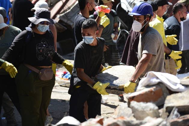 111 killed, 87 injured as magnitude 7.4 earthquake strikes Colombia CALI, COLOMBIA - AUGUST 10: Emergency crews carry out search, rescue and evacuation operations across Cali after a magnitude 7.4 earthquake struck western Colombia, on August 10, 2026 in Cali, Colombia. Preliminary reports indicate that several structures collapsed, buildings and roads were damaged, and some public services were temporarily disrupted. Hospitals activated emergency plans to treat the injured, while technical teams began assessing damaged buildings as authorities warned residents to avoid unsafe structures and remain alert for aftershocks. Edwin Rodriguez Pipicano Anadolu Cali Colombia. Editorial use only. Please get in touch for any other usage.  Copyright: x2026xAnadoluxEdwinxRodriguezxPipicanox