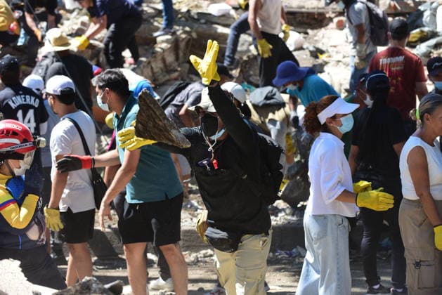 111 killed, 87 injured as magnitude 7.4 earthquake strikes Colombia CALI, COLOMBIA - AUGUST 10: Emergency crews carry out search, rescue and evacuation operations across Cali after a magnitude 7.4 earthquake struck western Colombia, on August 10, 2026 in Cali, Colombia. Preliminary reports indicate that several structures collapsed, buildings and roads were damaged, and some public services were temporarily disrupted. Hospitals activated emergency plans to treat the injured, while technical teams began assessing damaged buildings as authorities warned residents to avoid unsafe structures and remain alert for aftershocks. Edwin Rodriguez Pipicano Anadolu Cali Colombia. Editorial use only. Please get in touch for any other usage.  Copyright: x2026xAnadoluxEdwinxRodriguezxPipicanox