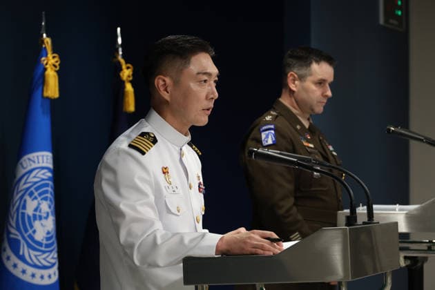 South Korea and USA hold joint briefing on 2026 freedom shield military exercise in South Korea Col. Jang Do-young (L), public affairs director of South Korea s Joint Chiefs of Staff, answers a question from reporters during a joint press briefing on the 2026 Freedom Shield (FS) exercise at the Ministry of National Defense in Seoul, South Korea, on August 10, 2026. Seoul South Korea  Copyright: xMatrixxImages JungxUi-Chelx