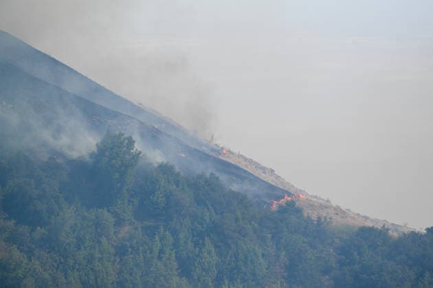 California s Timber Fire of wildfire in Big Sur BIG SUR, CALIFORNIA - AUG 10: A view of flames and smoke as Timber Fire of wildfire continues in Big Sur of California, United States on August 10, 2026. Tayfun Coskun Anadolu California United States. Editorial use only. Please get in touch for any other usage.  Copyright: x2026xAnadoluxTayfunxCoskunx