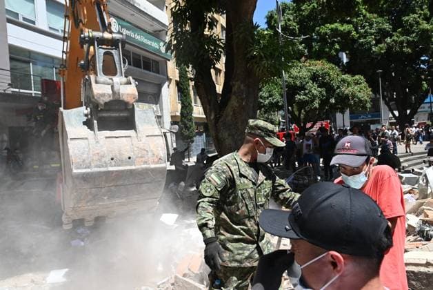111 killed, 87 injured as magnitude 7.4 earthquake strikes Colombia PEREIRA, COLOMBIA - AUGUST 10: Residents and rescue workers carry out search, rescue and evacuation operations after a powerful earthquake struck Colombia, killing at least 18 people and causing widespread damage in Pereira, on August 10, 2026 in Pereira, Colombia. Preliminary reports indicate that several structures collapsed, buildings and roads were damaged, and some public services were temporarily disrupted. Hospitals activated emergency plans to treat the injured, while technical teams began assessing damaged buildings as authorities warned residents to avoid unsafe structures and remain alert for aftershocks. Alexis Munera Anadolu Pereira Colombia. Editorial use on  Copyright: x2026xAnadoluxAlexisxMunerax