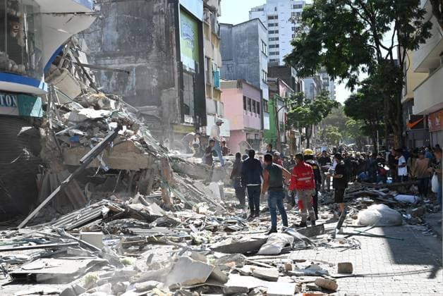 111 killed, 87 injured as magnitude 7.4 earthquake strikes Colombia PEREIRA, COLOMBIA - AUGUST 10: Residents and rescue workers carry out search, rescue and evacuation operations after a powerful earthquake struck Colombia, killing at least 18 people and causing widespread damage in Pereira, on August 10, 2026 in Pereira, Colombia. Preliminary reports indicate that several structures collapsed, buildings and roads were damaged, and some public services were temporarily disrupted. Hospitals activated emergency plans to treat the injured, while technical teams began assessing damaged buildings as authorities warned residents to avoid unsafe structures and remain alert for aftershocks. Alexis Munera Anadolu Pereira Colombia. Editorial use on  Copyright: x2026xAnadoluxAlexisxMunerax
