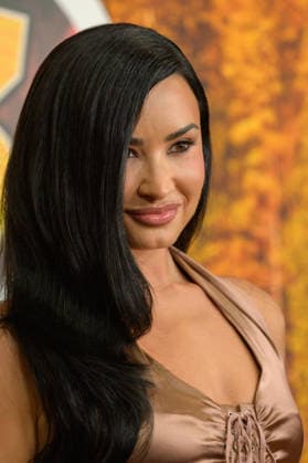 BURBANK, USA, August 10, 2026: Demi Lovato at the world premiere of Disney s *Camp Rock 3* at the Walt Disney Studio Lot. Photo by Paul Smith, Featureflash 458817, August 10, 2026, Burbank, CA  Copyright: xPaulxSmithx xFeaturesxFlashx xStarfacex STAR_458817_039