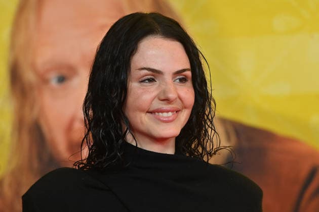 Ruby O. FEE (Schauspielerin), Einzelbild,angeschnittenes Einzelmotiv,Portraet,Portrait,Porträt. Weltpremiere STECKERLFISCHFIASKO am 10.08.20226 im Mathaeser Kino in Muenchen. Roter Teppich,Red Carpet. *** Ruby O FEE, actress; single frame; cropped close-up; portrait; World Premiere of *STECKERLFISCHFIASKO* on August 10, 20226, at the Mathäuser Kino in Munich; red carpet