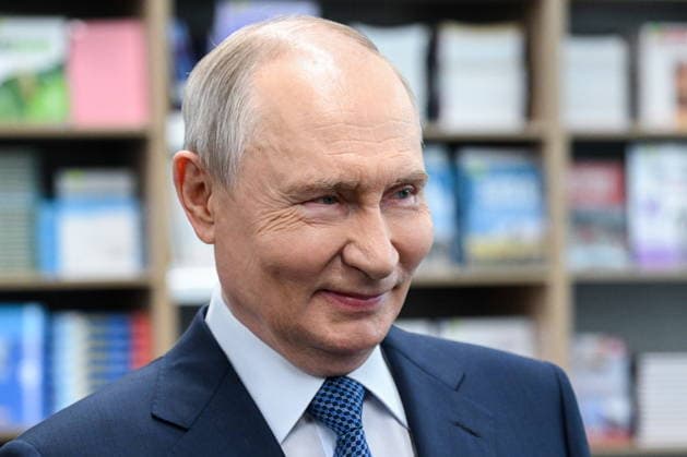 RUSSIA, NOVOSIBIRSK REGION - AUGUST 11, 2026: Russia s President Vladimir Putin meets with students, postgraduates, and young scientists from the Novosibirsk Region at the Specialised Educational Scientific Centre of Novosibirsk State University. Kristina Solovyova POOL TASS  96016056
