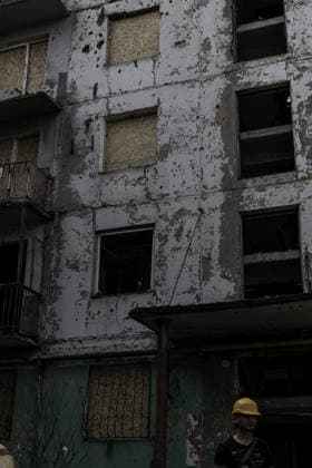 Deadly missile attack in Zaporizhia ZAPORIZHZHIA, UKRAINE - AUGUST 11: A view of a damaged building after the latest Russian attack, which killed six people and injured around 20 others in a civilian area in the southwestern part of the Zaporizhzhia at around 2 a.m. in Ukraine, on August 11, 2026. Niccolo Celesti Anadolu Zaporizhzhia Ukraine. Editorial use only. Please get in touch for any other usage.  Copyright: x2026xAnadoluxNiccoloxCelestix