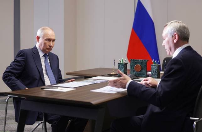 Russia Putin Siberian Federal District 9220600 11.08.2026 Russian President Vladimir Putin meets with Novosibirsk Region Governor Andrei Travnikov in Novosibirsk, Russia. Gavriil Grigorov Sputnik Novosibirsk Region Russia  Copyright: xGavriilxGrigorovx