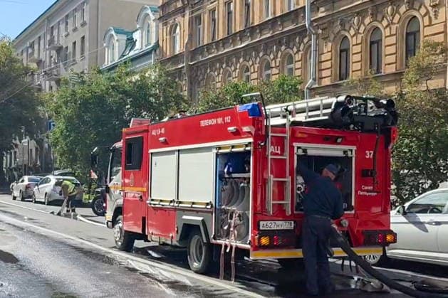 RUSSIA, ST PETERSBURG - AUGUST 11, 2026: A fire truck responds to the Vyborgsky Palace of Culture. Video screen grab. Best quality available St Petersburg Russia  - ZUMAt113 20260811_zaa_t113_420 Copyright: xYuliaxAndreyevax