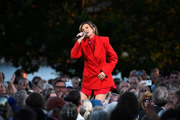 STOCKHOLM, SVERIGE 20260811 Lena Philipsson uppträder under säsongens sista Allsang pa Skansen pa tisdagskvällen. STOCKHOLM SVERIGE x10080x *** STOCKHOLM, SWEDEN 20260811 Lena Philipsson performs during the season s final Allsang pa Skansen on Tuesday evening STOCKHOLM SWEDEN x10080x  Copyright: xFredrikxSandberg TTx ALLSANG PA SKANSEN 2026 VpO6DFpPnfs