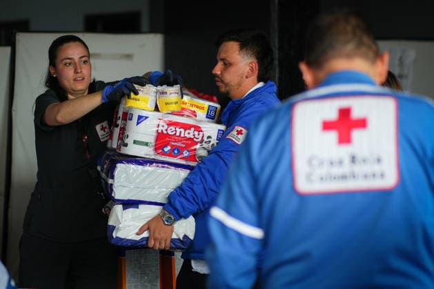 Colombians deliver donations for earthquake victims in Bogota BOGOTA, COLOMBIA – AUGUST 11, 2026: Colombian Red Cross officials carry humanitarian aid at a collection center in Bogota, Colombia, on August 11, 2026. The donations will be sent to communities affected by the earthquake that struck Colombia on August 10, causing damage and affecting several cities across the country. Andres Acero Anadolu Bogota Colombia. Editorial use only. Please get in touch for any other usage.  Copyright: x2026xAnadoluxAndresxAcerox