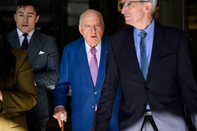 ALAN JONES COURT, Alan Jones (centre) departs the Downing Centre Local Court in Sydney, Wednesday, August 12, 2026. ( NO ARCHIVING SYDNEY NEW SOUTH WALES AUSTRALIA  Copyright: xBIANCAxDExMARCHIx 20260812114875748080