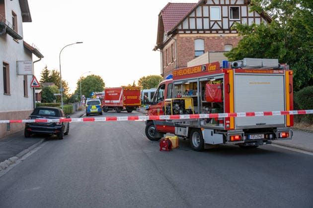 Unfall zwischen Bahn und PKW Am Abend des 11.08.2026 kam es in Reichelsheim zu einem Unfall zwischen einem PKW und einer Bahn der HLB. Hierbei prallte der Zug aus bislang ungeklärter Ursache gegen das Auto und schob dieses einige Meter auf den Gleisen entlang. Die Fahrerin wurde schwerstverletzt mit einem Rettungshubschrauber in ein Krankenhaus gebracht. Reichelsheim Hessen Deutschland *** Accident Involving a Train and a Car On the evening of August 11, 2026, an accident occurred in Reichelsheim involving a car and an HLB train. For reasons that remain unclear, the train collided with the car and pushed it several meters along the tracks. The driver was seriouslyand was taken to a hospital by rescue helicopter. Reichelsheim, Hesse, Germa