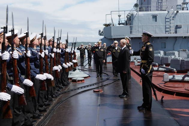 Russia Putin Far Eastern Federal District 9220808 12.08.2026 Russian President Vladimir Putin visits the Guards missile cruiser Varyag during the final stage of the Pacific Fleet s exercises off the coast of Sakhalin region, Russia. Gavriil Grigorov Sputnik Sakhalin Region Russia  Copyright: xGavriilxGrigorovx