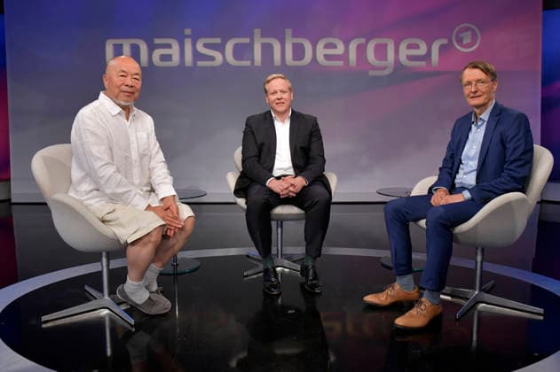 Ai Weiwei, Tilman Kuban und Karl Lauterbach in der ARD-Talkshow maischberger im Studio Berlin Adlershof. Berlin, 11.08.2026 *** Ai Weiwei, Tilman Kuban, and Karl Lauterbach on the ARD talk show *maischberger* at the Berlin Adlershof studio, Berlin, August 11, 2026 Foto:xM.xBehrensx xFuturexImagex maischberger1108_6819
