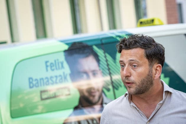 Felix Banaszak, Bundesvorsitzender BÜNDNIS 90 DIE GRÜNEN, startet zu seiner Sommertour 2026 unter dem Motto Taxi Banaszak;Taxi Banaszak Sommertour von Felix Banaszak startet in Berlin, Berlin Berlin Deutschland Parteizentrale *** Felix Banaszak, Federal Chair of BÜNDNIS 90 THE GREENS, kicks off his 2026 summer tour under the slogan Taxi Banaszak. Felix Banaszak’s Taxi Banaszak summer tour begins in Berlin, Berlin, Berlin, Germany, at the party headquarters.