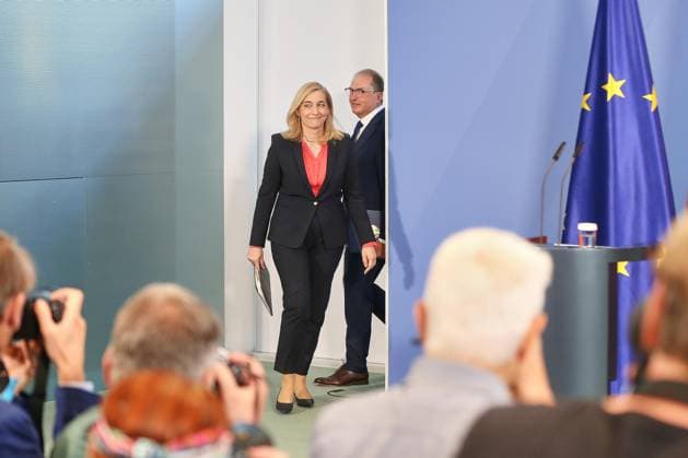 Berlin, Deutschland, 12.08.2026: Bundeskanzleramt: Pressekonferenz zur Reform des Rechts der Nachrichtendienste: Kanzleramtsministerin Nina Warken (CDU) und Bundesminister des Innern Alexander Dobrindt (CSU) *** Berlin, Germany, August 12, 2026 Federal Chancellery Press Conference on the Reform of Intelligence Agency Law Nina Warken, Minister of the Federal Chancellery (CDU), and Alexander Dobrindt, Federal Minister of the Interior (CSU) Copyright: xdtsxNachrichtenagenturx dts_129983