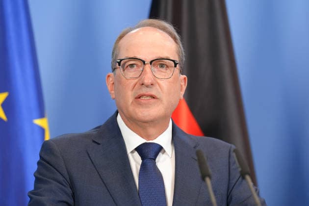 Pressekonferenz mit Bundesministerin Warken und Innenminister Dobrindt zur Reform des Rechts der Nachrichtendienste Bundesinnenminister Alexander Dobrindt im Portrait bei der Pressekonferenz im Nachgang der Sitzung des Bundeskabinett zur Reform des Rechts der Nachrichtendienste, Berlin, 12.08.2026 Berlin Berlin Deutschland *** Press conference with Federal Minister Warken and Interior Minister Dobrindt on the reform of intelligence service legislation. A portrait of Federal Interior Minister Alexander Dobrindt at the press conference following the Federal Cabinet meeting on the reform of intelligence service legislation, Berlin, August 12, 2026, Berlin, Berlin, Germany