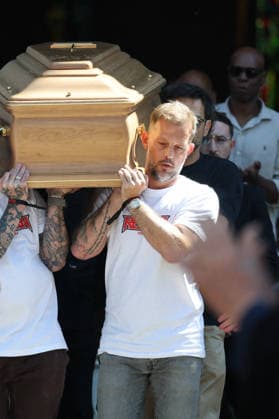 French DJ Kavinsky Funeral in Montmartre - Paris Nicolas Duvauchelle, a French actor, along with other friends of Kavinsky, carrying the coffin during the funeral ceremony for French DJ Vincent Belorgey, better known by his stage name Kavinsky at Saint-Pierre-de-Montmartre Church, perched atop Montmartre hill in the 18th arrondissement of Paris, France on August 12, 2026. Photo by Raphael Lafargue ABACAPRESS.COM Paris Ile-de-France France  Copyright: xLafarguexRaphael ABACAx