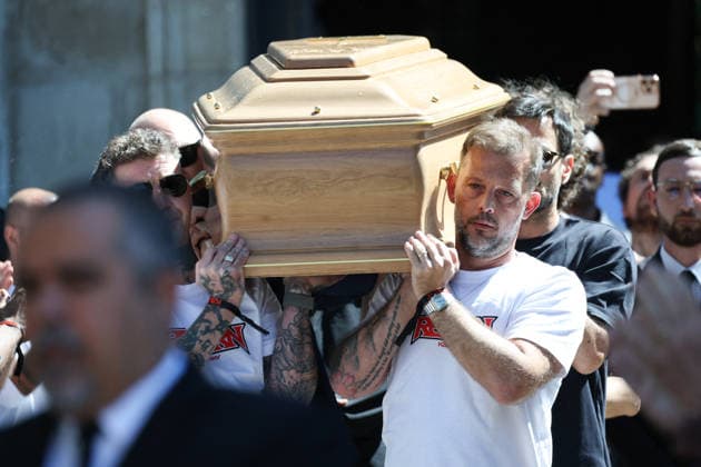 French DJ Kavinsky Funeral in Montmartre - Paris Nicolas Duvauchelle, a French actor, along with other friends of Kavinsky, carrying the coffin during the funeral ceremony for French DJ Vincent Belorgey, better known by his stage name Kavinsky at Saint-Pierre-de-Montmartre Church, perched atop Montmartre hill in the 18th arrondissement of Paris, France on August 12, 2026. Photo by Raphael Lafargue ABACAPRESS.COM Paris Ile-de-France France  Copyright: xLafarguexRaphael ABACAx