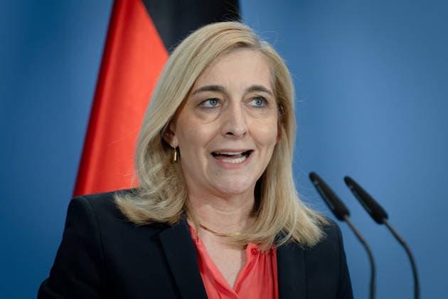 Nina Warken, zur Reform des Rechts der Nachrichtendienste Berlin, Bundeskanzleramt, Pressekonferenz, Bundesministerin, Nina Warken Berlin Berlin GER *** Nina Warken, on the reform of intelligence agency law; Berlin, Federal Chancellery, press conference, Federal Minister, Nina Warken; Berlin, Berlin, GER