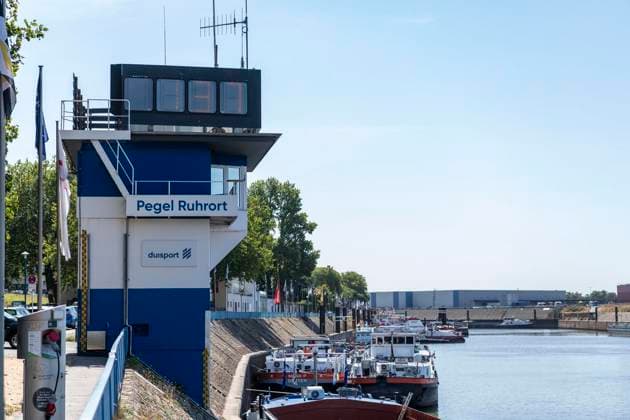 Pegel Ruhrort: Laut Vorhersage 1,33 m - der bisherige historische Tiefststand liegt bei 1,53. 12.08.2026 Duisburg ** NUR FÜR REDAKTIONELLE ZWECKE ** EDITORIAL USE ONLY **<p>Pegel Ruhrort: Laut Vorhersage 1,33 m - der bisherige historische Tiefststand liegt bei 1,53. 12.08.2026 Duisburg Deutschland NRW Duisburg Copyright: DanielxAttia *** Ruhrort Water Level: Forecast 1.33 m; the previous all-time low is 1.53 m. August 12, 2026, Duisburg ** FOR EDITORIAL USE ONLY ** EDITORIAL USE ONLY ** p Ruhrort Water Level: Forecast at 1.33 m; the previous all-time low is 1.53. August 12, 2026, Duisburg, Germany, North Rhine-Westphalia (NRW), Duisburg. Copyright DanielxAttia Copyright: DanielxAttia doc874jxm5rllt18zho296n ,EDITORIAL USE ONLY